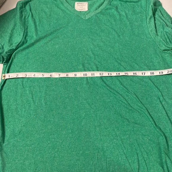 Men's green v-neck super soft t-shirt size large - Picture 7 of 8